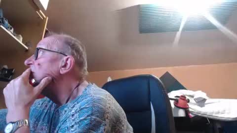 pascal88881 online show from October 28, 11:00 am