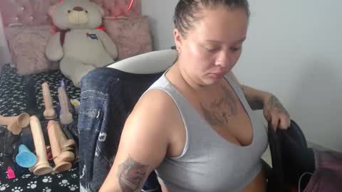 patty squirt87 online show from December 16, 2:52 am