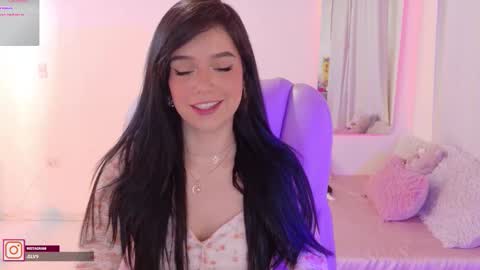 Sofa online show from November 7, 9:39 pm