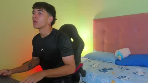 paul_sexycock online show from January 27, 12:16 pm