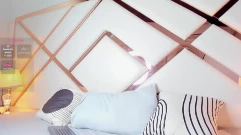 Pau  online show from February 18, 12:38 pm