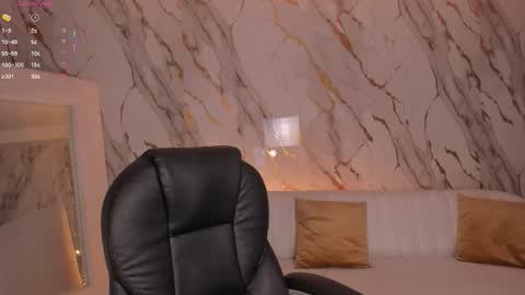 Paulina Santos  online show from October 11, 8:45 pm