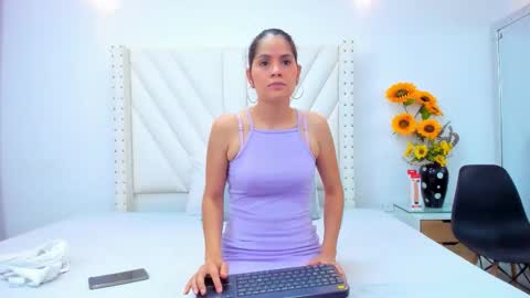 paulinavera online show from March 22, 12:53 pm