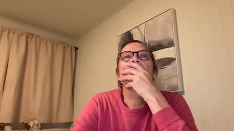 paulwill2377 online show from December 16, 3:46 am