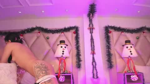 Pau online show from December 21, 3:29 pm