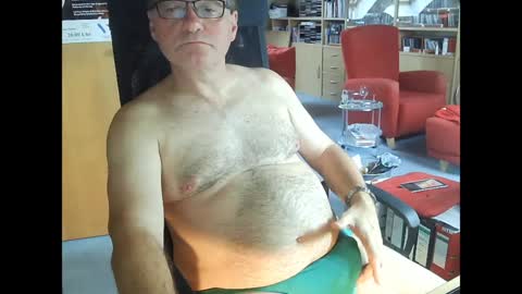 Pavlov aka Peter online show from December 2, 9:41 am