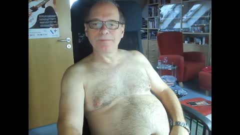 Pavlov aka Peter online show from December 3, 8:11 am