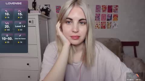 Allisses online show from October 16, 4:28 pm