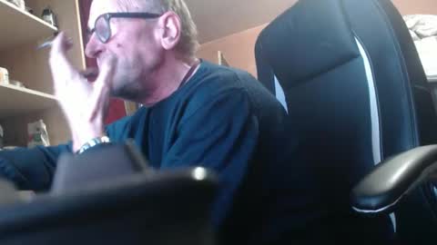 pc8474408 online show from March 20, 7:19 pm