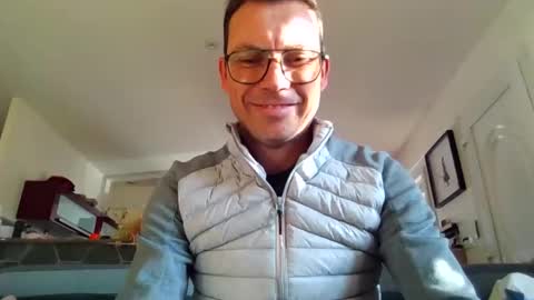 pchittt online show from November 19, 1:43 pm