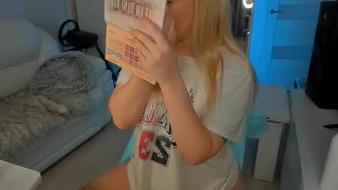 peachju1cy online show from March 9, 2:50 am