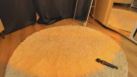 Daisy online show from March 26, 10:15 pm