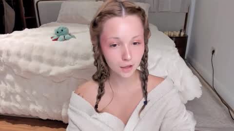 Lili online show from December 1, 7:28 am