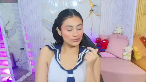 peachy_tay online show from June 3, 11:57 am