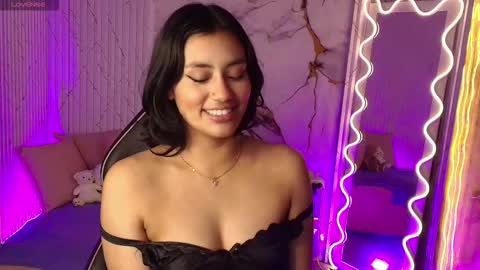 peachy_tay online show from March 19, 12:21 pm