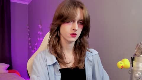 Snapshot of peachymaybe chatting on October 6, 1:23 am Peachy not a bb baby love or something Please call me Peachy online show from October 6, 1:23 am