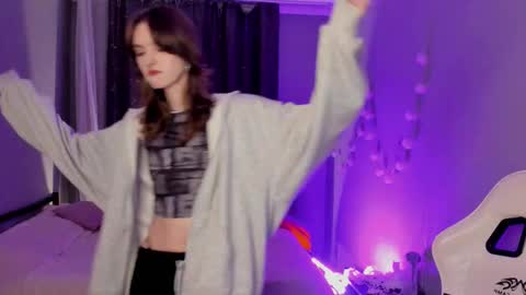Snapshot of peachymaybe chatting on October 12, 2:15 am Peachy not a bb baby love or something Please call me Peachy online show from October 12, 2:15 am