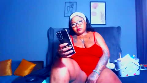 Pearl online show from December 1, 7:01 pm