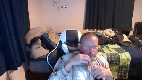 pecker40 online show from December 30, 12:00 am