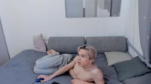 Leo online show from December 18, 9:25 am