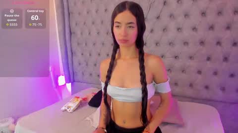 Peiton Lee online show from July 8, 11:57 am