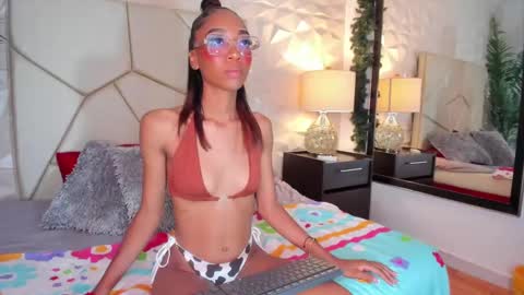  P E I TON  online show from November 21, 12:08 am