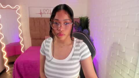 Snapshot of penelope_tay chatting on October 23, 4:36 am penelope online show from October 23, 4:36 am