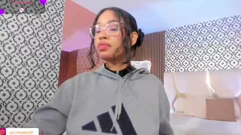 penelope online show from February 5, 3:21 am