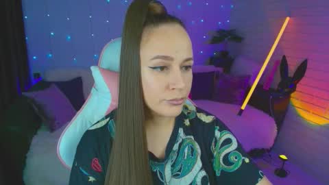 Dia  online show from September 26, 8:39 pm