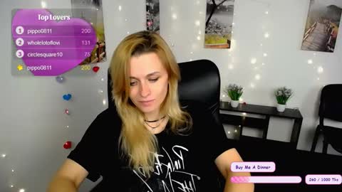 Mia online show from November 5, 7:43 am