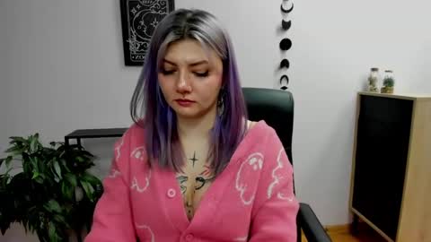 Gabbie online show from February 6, 6:13 pm