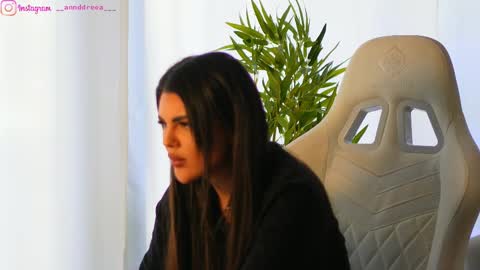 Dee online show from February 21, 9:24 am