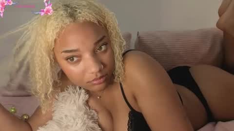 perkyamberxx online show from June 29, 4:31 am