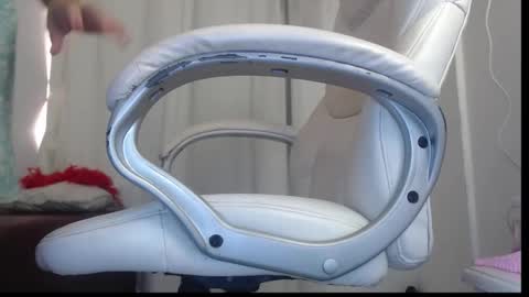 perla_2026 online show from January 6, 7:40 pm