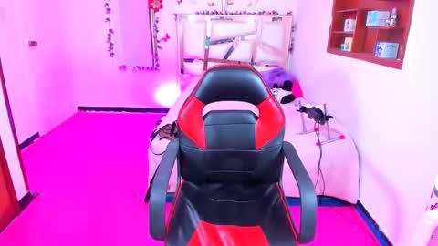 PERLA online show from April 18, 7:07 pm