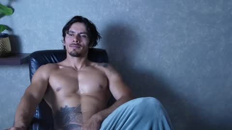 andres    online show from April 29, 8:24 pm