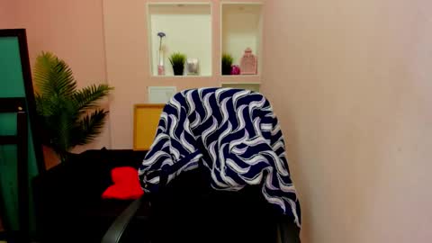 horror flying on the wings of the night.... online show from September 27, 5:38 am