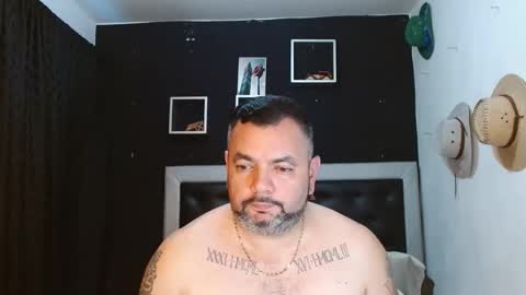 Snapshot of perverseveteranmanxxx chatting on January 22, 6:52 pm Carlos online show from January 22, 6:52 pm