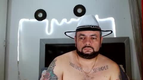 Snapshot of perverseveteranmanxxx chatting on October 18, 4:05 am Carlos online show from October 18, 4:05 am