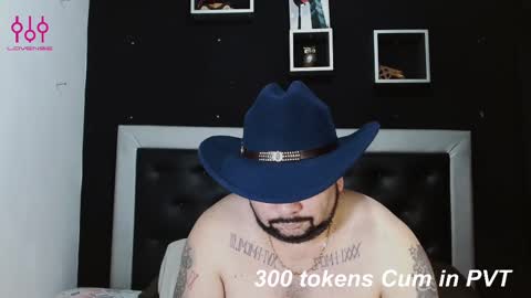 Snapshot of perverseveteranmanxxx chatting on February 21, 5:24 am Carlos online show from February 21, 5:24 am