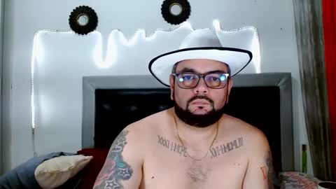 Snapshot of perverseveteranmanxxx chatting on October 12, 5:44 am Carlos online show from October 12, 5:44 am