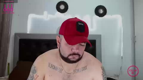 Snapshot of perverseveteranmanxxx chatting on September 10, 2:40 pm Carlos online show from September 10, 2:40 pm