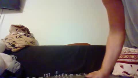 Snapshot of peshtic20 chatting on October 21, 3:33 am peshtic20 online show from October 21, 3:33 am