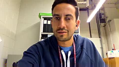 Snapshot of peteypete204 chatting on February 18, 6:37 pm peteypete204 online show from February 18, 6:37 pm