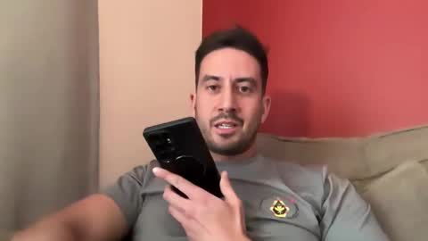 Snapshot of peteypete204 chatting on February 28, 11:23 pm peteypete204 online show from February 28, 11:23 pm