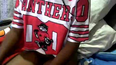 Snapshot of petite_loverr chatting on February 11, 6:40 am Petite loverr online show from February 11, 6:40 am