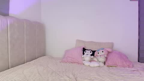 petite_marie_ online show from December 4, 7:41 am