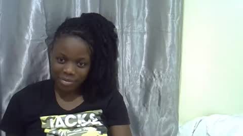 petite_melan online show from October 28, 6:31 pm