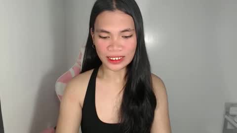 petite_pauline online show from March 1, 4:00 pm