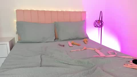 Danna  online show from February 18, 12:28 pm